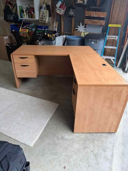 Photo of free Executive desk set (Bowie) #1