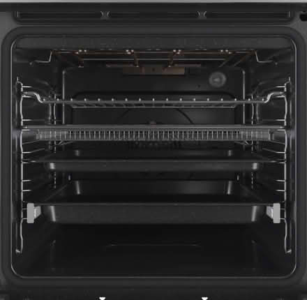 Photo of free Whirlpool Built-In Single Electric Oven with air fry & steam (Holland-on-Sea CO15) #2