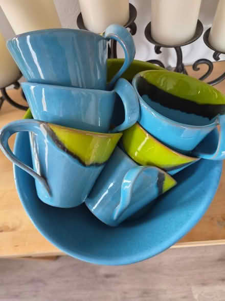 Photo of free Fruit bowl and 6 matching mugs (West Wittering PO20) #1
