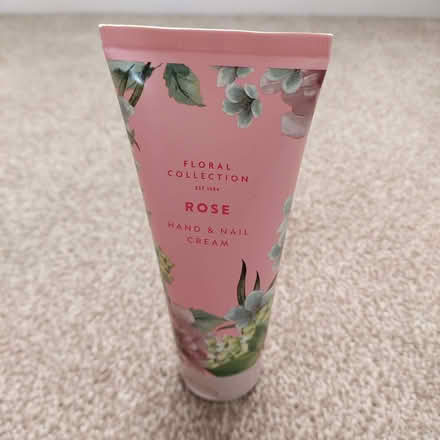 Photo of free M&S floral collection hand and nail cream (Pontefract WF8) #1