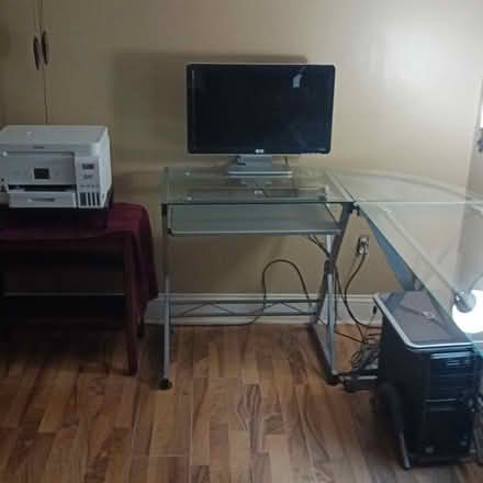 Photo of free 3-sections tempered glass desk (Ledyard, CT) #3