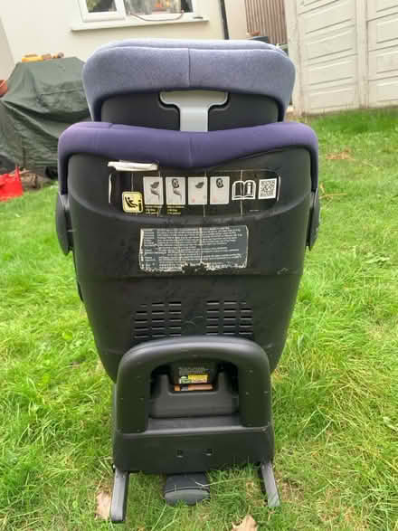 Photo of free Isofix car seat with base (Carshalton Beeches) #4