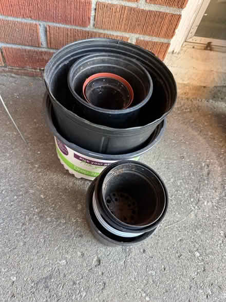 Photo of free A few pots for plants (Vic Park north of Eglinton) #1