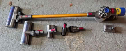 Photo of free Dyson V7 absolute, needs repair and/or battery (Chesterton CB4) #1