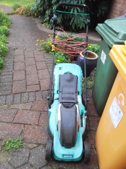 Photo of free Lawnmower for spares (Killamarsh S21) #1