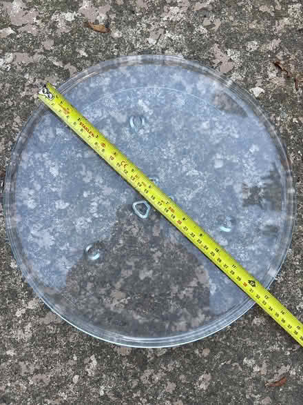Photo of free Glass microwave plate (Bridlington YO16) #1