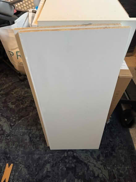 Photo of free Kitchen wall unit howdens gls white (Highbury islington N5) #3