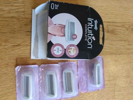 Photo of free Ladies razor blades (Chesham Bois HP6) #1