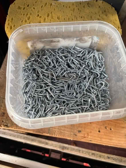Photo of free U staples / fencing staples (Stanley PH1) #2