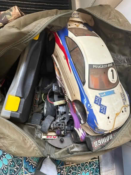 Photo of free RC cars and parts (not working) (Windsor SL4) #1