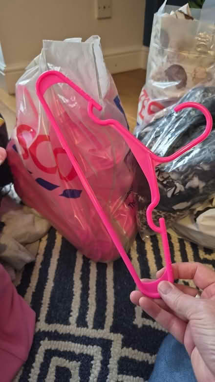 Photo of free Kids hangers, matching pink (COP YO23) #1