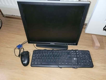 Photo of free USB computer keyboard + Mouse + 17'' Dell Monitor (Risinghurst OX3) #1