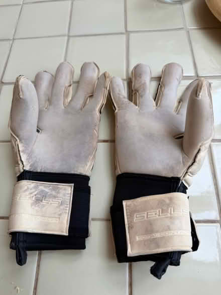 Photo of free Goalkeeper gloves size 7 (Cumnor OX2) #2