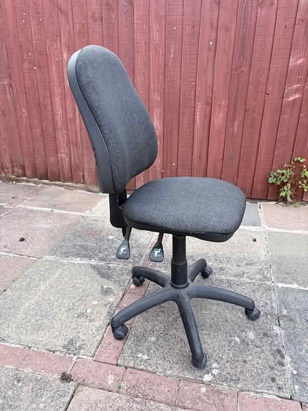 Photo of free Office/desk chair (Leicester Hamilton LE5) #2