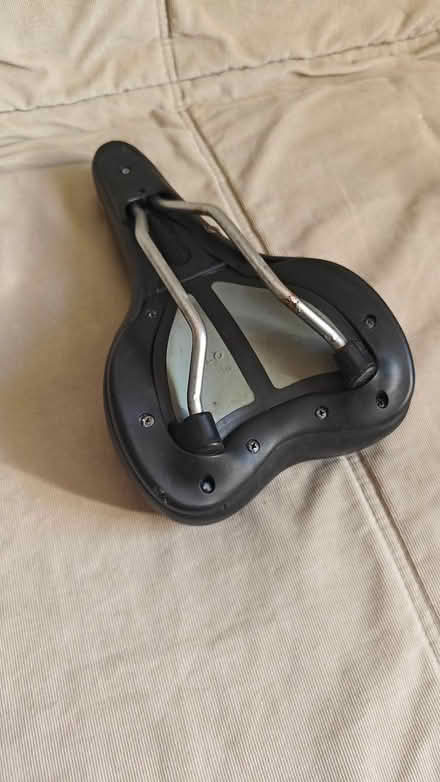 Photo of free Bike saddle / bike seat (Balgreen EH11) #2