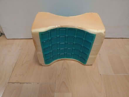 Photo of free knee support pillow memory foam and cool gel (Boscombe BH5) #1