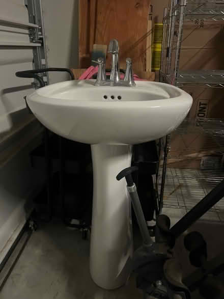 Photo of free Standard Pedestal Sink with Faucets (Heights) #1