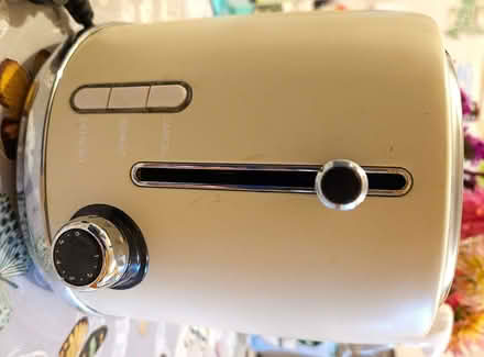Photo of free Toaster - two slot, cream (Knightsfield AL8) #4