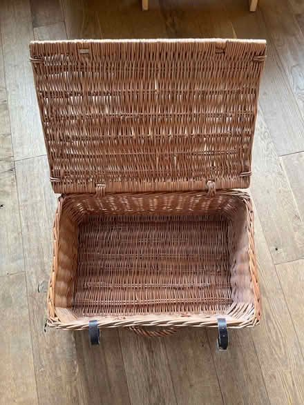 Photo of free Wicker Picnic Basket (Central Woodley RG5) #2