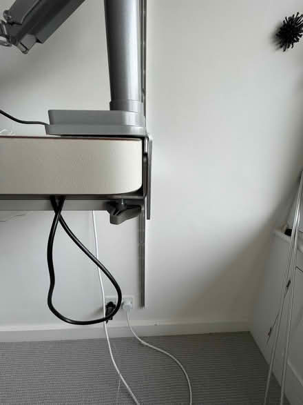 Photo of free Xenta Full Motion Single Monitor Mount for 13-27inch Sc (Putney SW15) #4