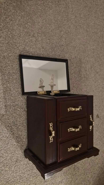 Photo of free Music jewelry box (no sound) (Surbiton KT5) #1