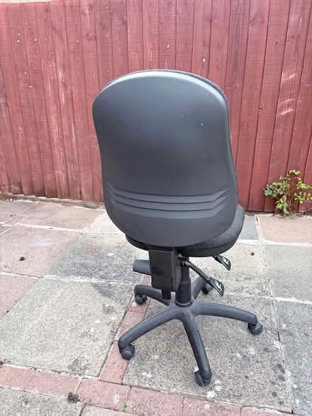 Photo of free Office/desk chair (Leicester Hamilton LE5) #3