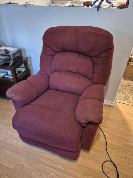 Photo of free Recliner (16a Pioneer Street (basement)) #1
