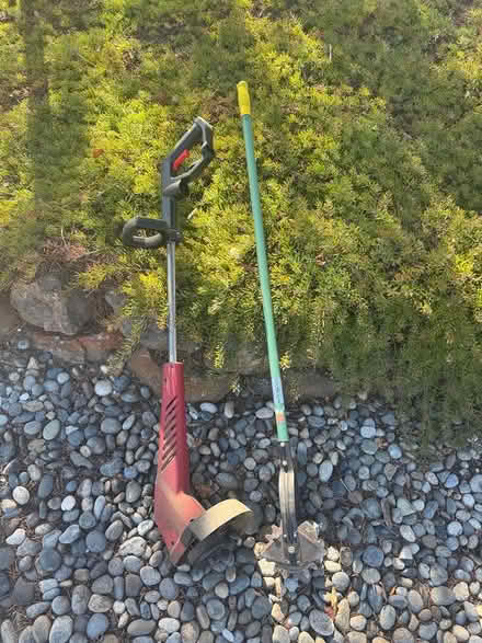 Photo of free String trimmer, and lawn edger (Saratoga near Gardiner Park) #1