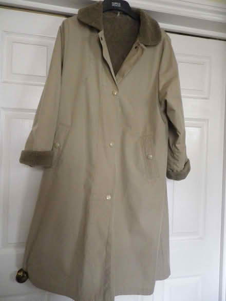 Photo of free raincoat (Ware SG12) #1