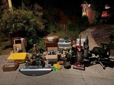 Photo of free Lots of free stuff (3998 Bibbits Dr. Palo Alto) #1