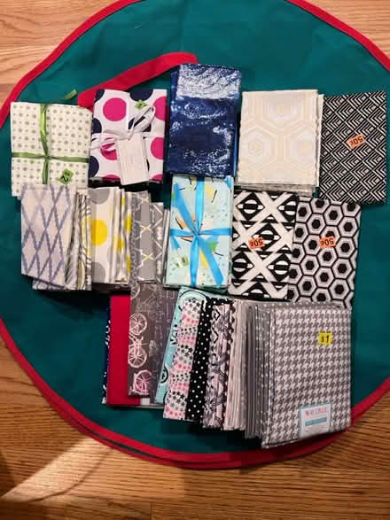 Photo of free Fabric and Sewing notions (Maywood) #1