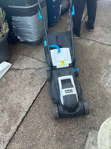 Photo of free electric lawnmower (Newcastle upon Tyne NE15) #1