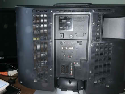 Photo of free Old Sony Bravia tv. (Huby LS17) #2