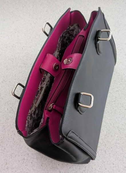 Photo of free Handbag (BH9) #1
