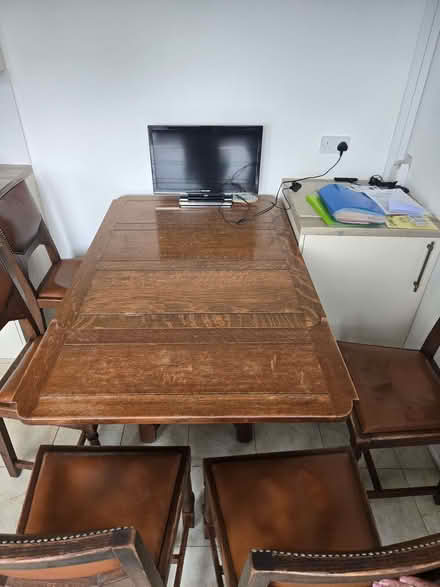 Photo of free Extendable Oak Dining Table With 6 Chairs (Kingsgate CT10) #3