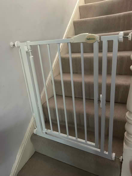 Photo of free Safetots pressure fit child stair gate (Fulham SW6) #2