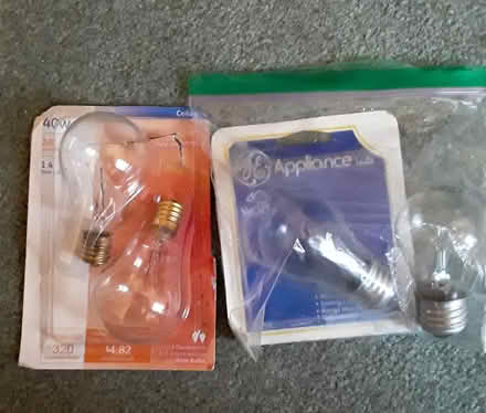 Photo of free assorted light bulbs (Ballard) #2