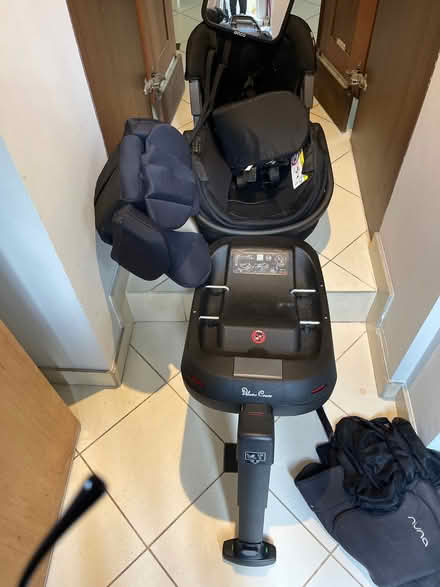 Photo of free Baby’s Car chair (Chiswick W4) #1