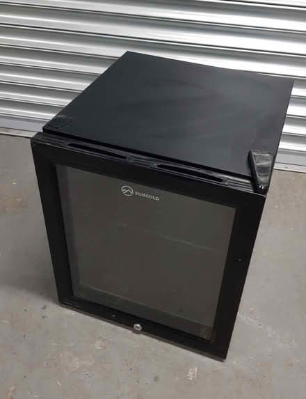 Photo of Mini Fridge (Brentwood CM14) #1