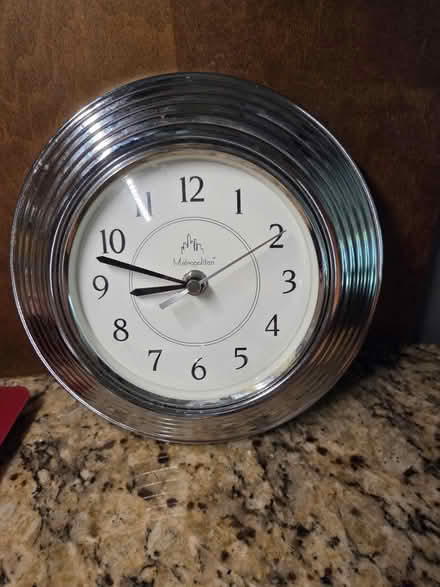 Photo of free Clock, not working (palm harbor CR 1 Tpa Road) #1