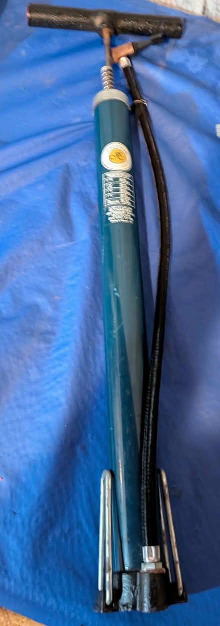 Photo of free bicycle pump (Anna st in Teaneck) #1