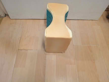 Photo of free knee support pillow memory foam and cool gel (Boscombe BH5) #2