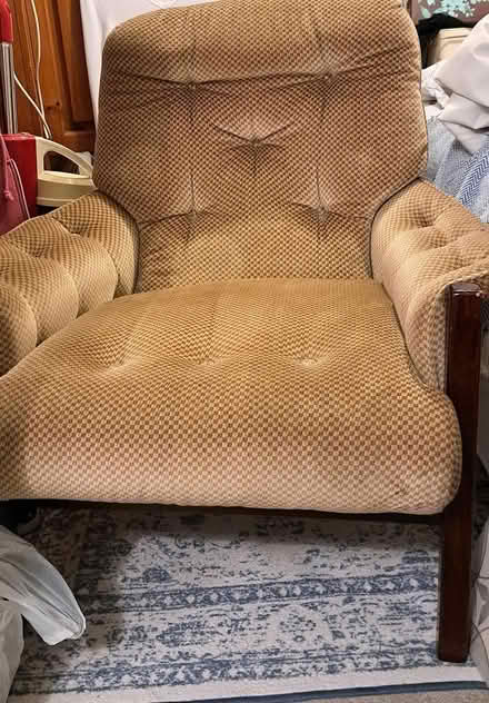 Photo of free Mid 1990's arm chair (Wirral, Pensby CH61) #3