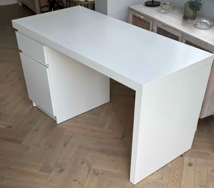 Photo of free Desk (Chiswick W4) #4
