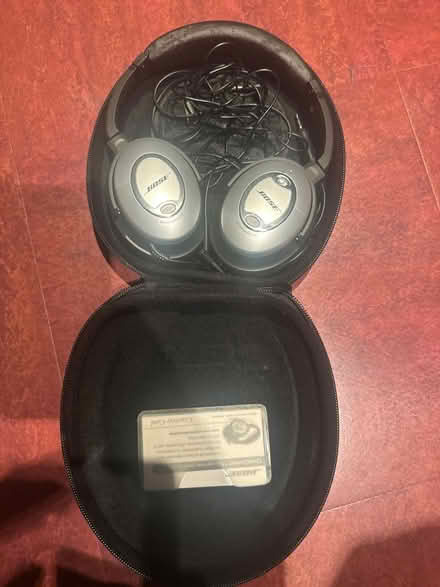 Photo of free Wire noise cancelling headphones (Jesmond NE2) #1
