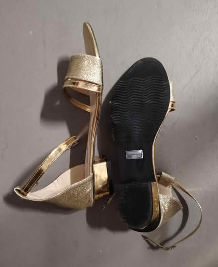 Photo of free Golden sandals (Tpy) #2