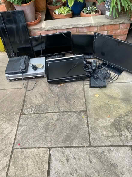 Photo of free TVs video and cd players (Aldershot GU12) #1