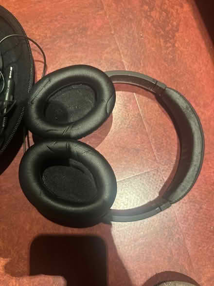 Photo of free Wire noise cancelling headphones (Jesmond NE2) #2