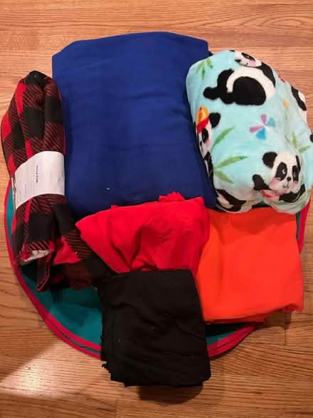 Photo of free Fabric and Sewing notions (Maywood) #2