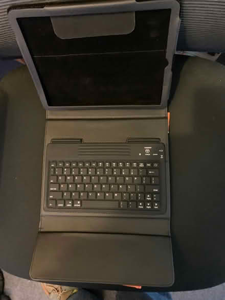 Photo of free iPad case with Bluetooth keyboard (Leintwardine SY7) #2
